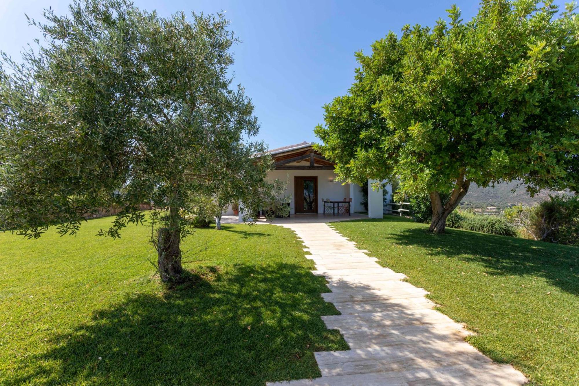 Villa Alba Esclusiva Villa Con Piscina A Sfioro E Vista Mozzafiato Sul Mare Cugnana Dış mekan fotoğraf
