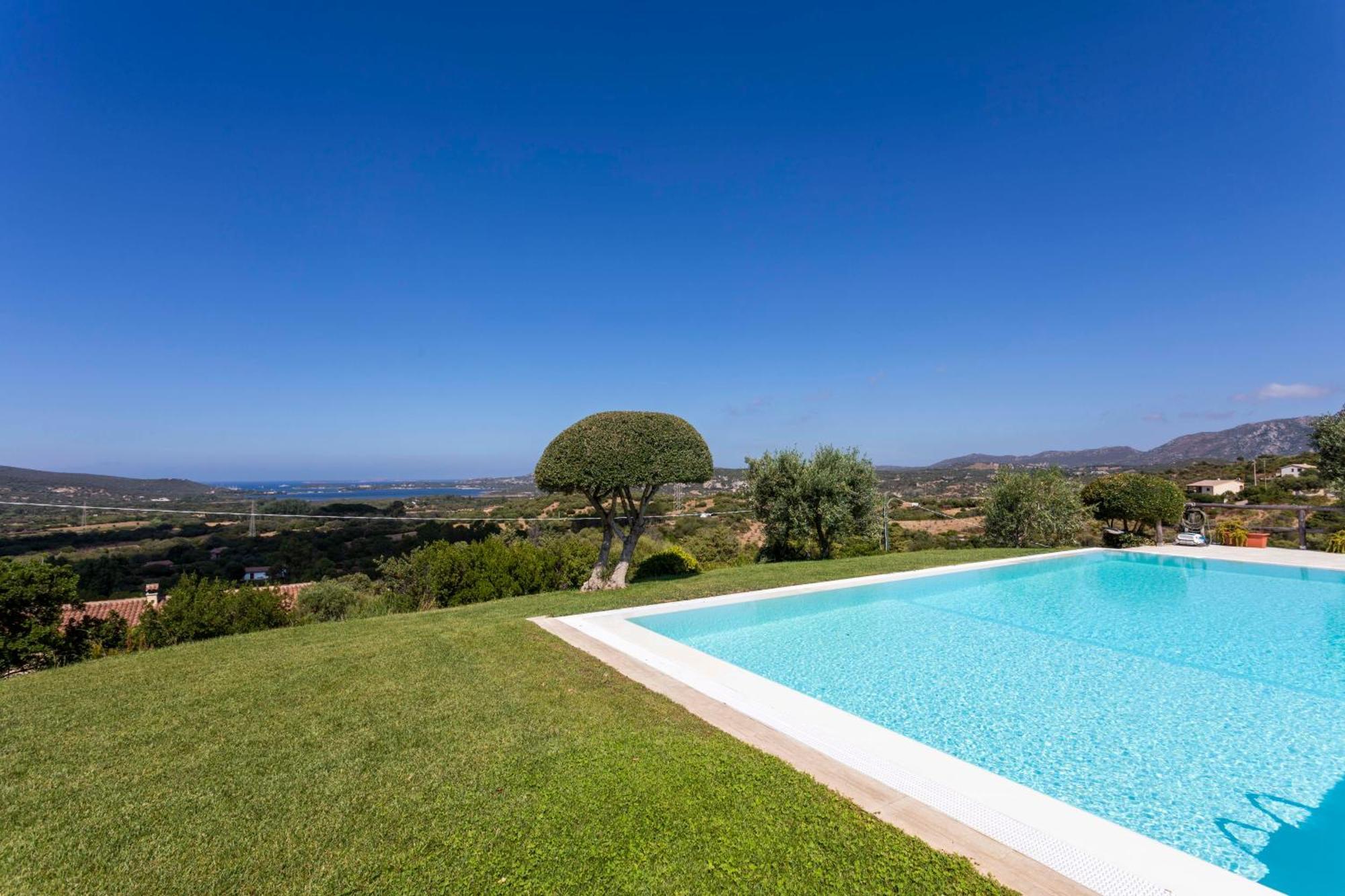 Villa Alba Esclusiva Villa Con Piscina A Sfioro E Vista Mozzafiato Sul Mare Cugnana Dış mekan fotoğraf
