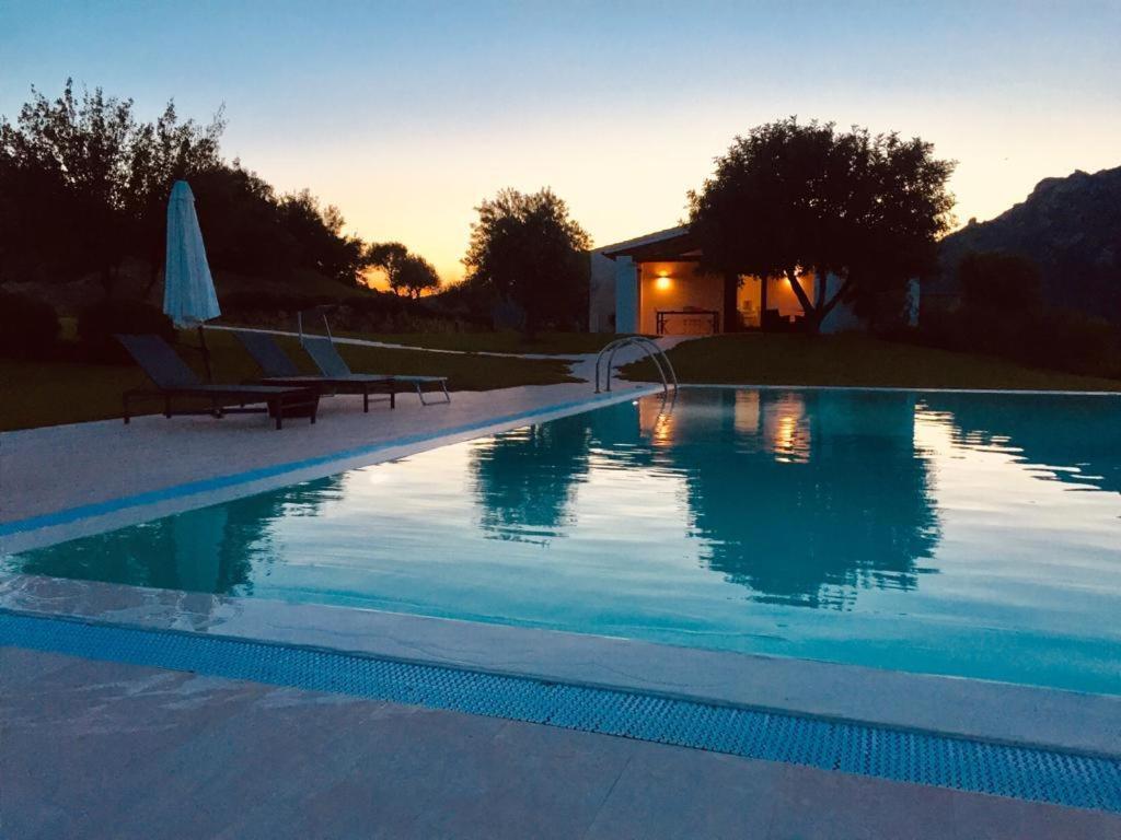 Villa Alba Esclusiva Villa Con Piscina A Sfioro E Vista Mozzafiato Sul Mare Cugnana Dış mekan fotoğraf